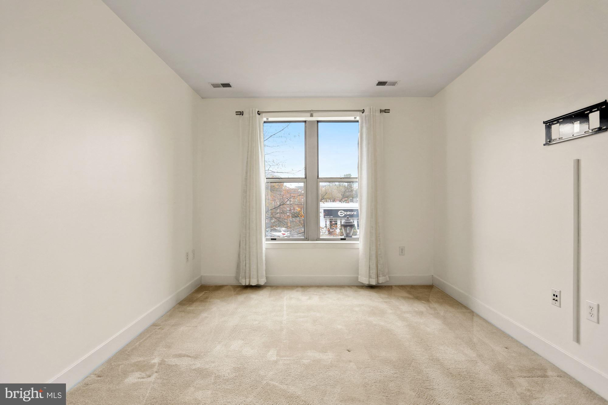 1800 WILSON - Residential Lease