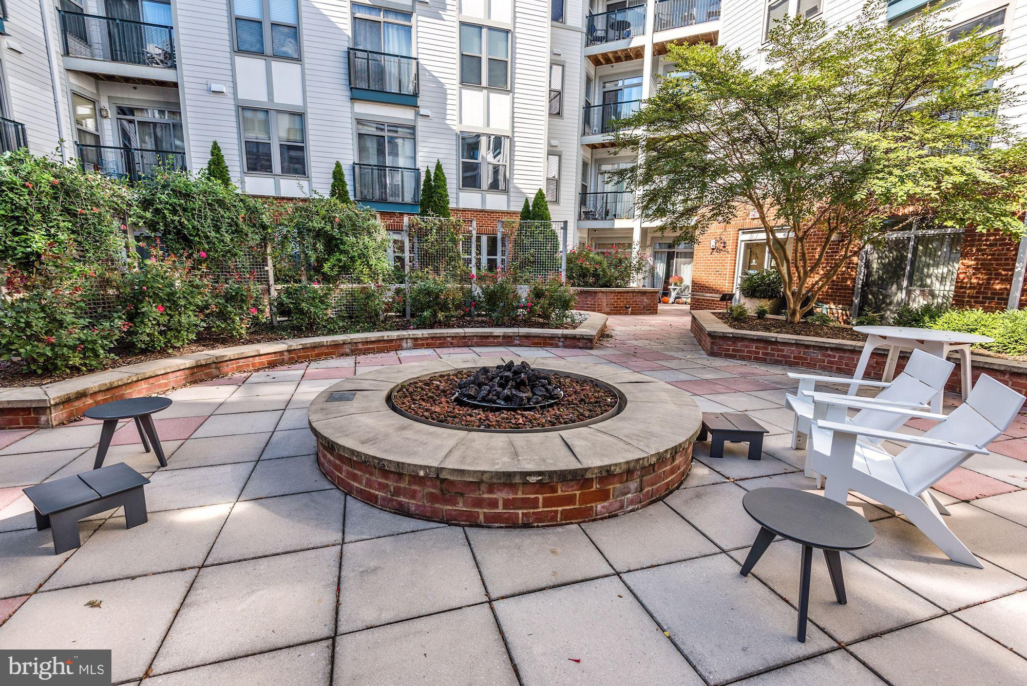 1800 WILSON - Residential Lease