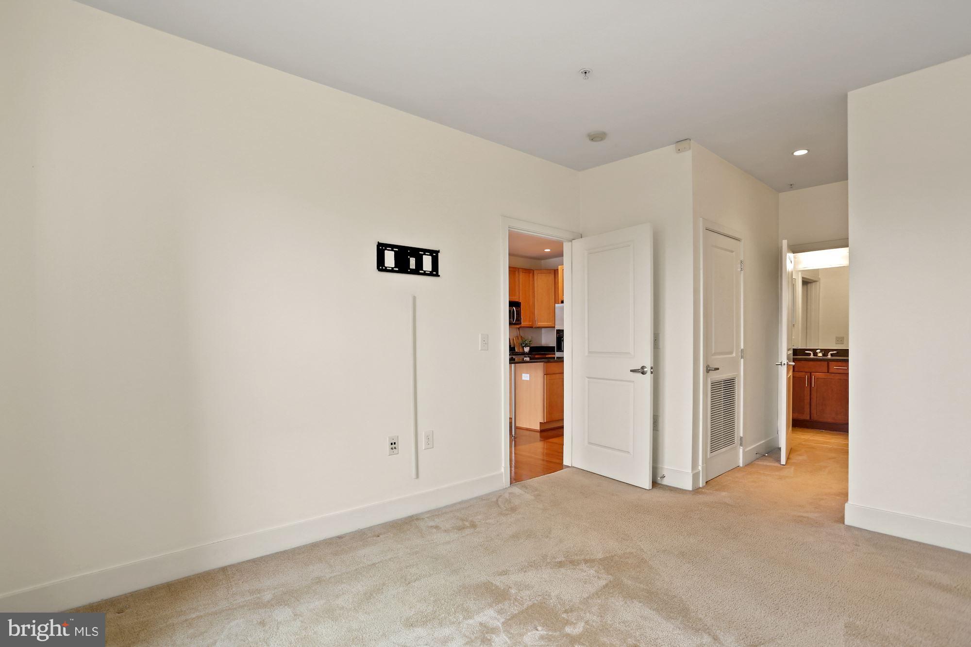 1800 WILSON - Residential Lease