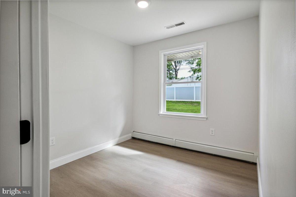 OAKTREE HOLLOW - Residential