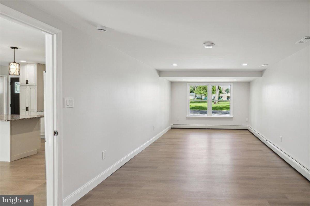 OAKTREE HOLLOW - Residential