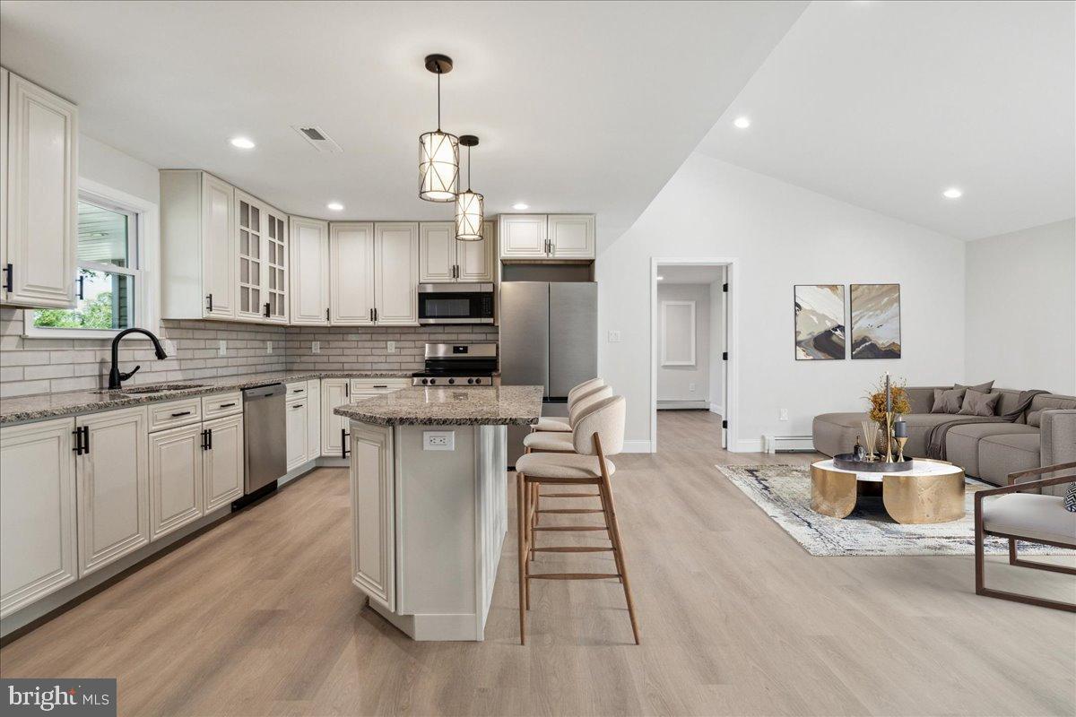 OAKTREE HOLLOW - Residential