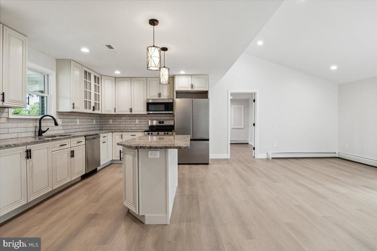 OAKTREE HOLLOW - Residential