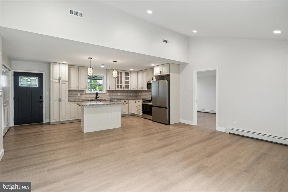 OAKTREE HOLLOW - Residential