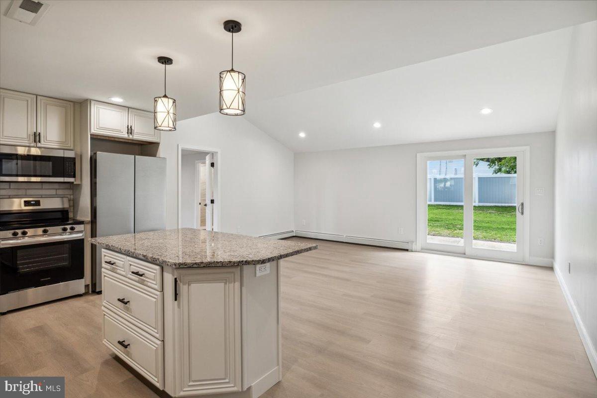 OAKTREE HOLLOW - Residential