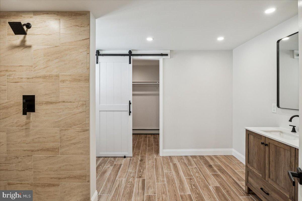 OAKTREE HOLLOW - Residential