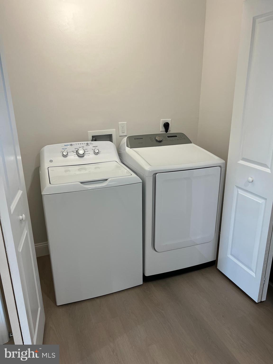 OAKTREE HOLLOW - Residential