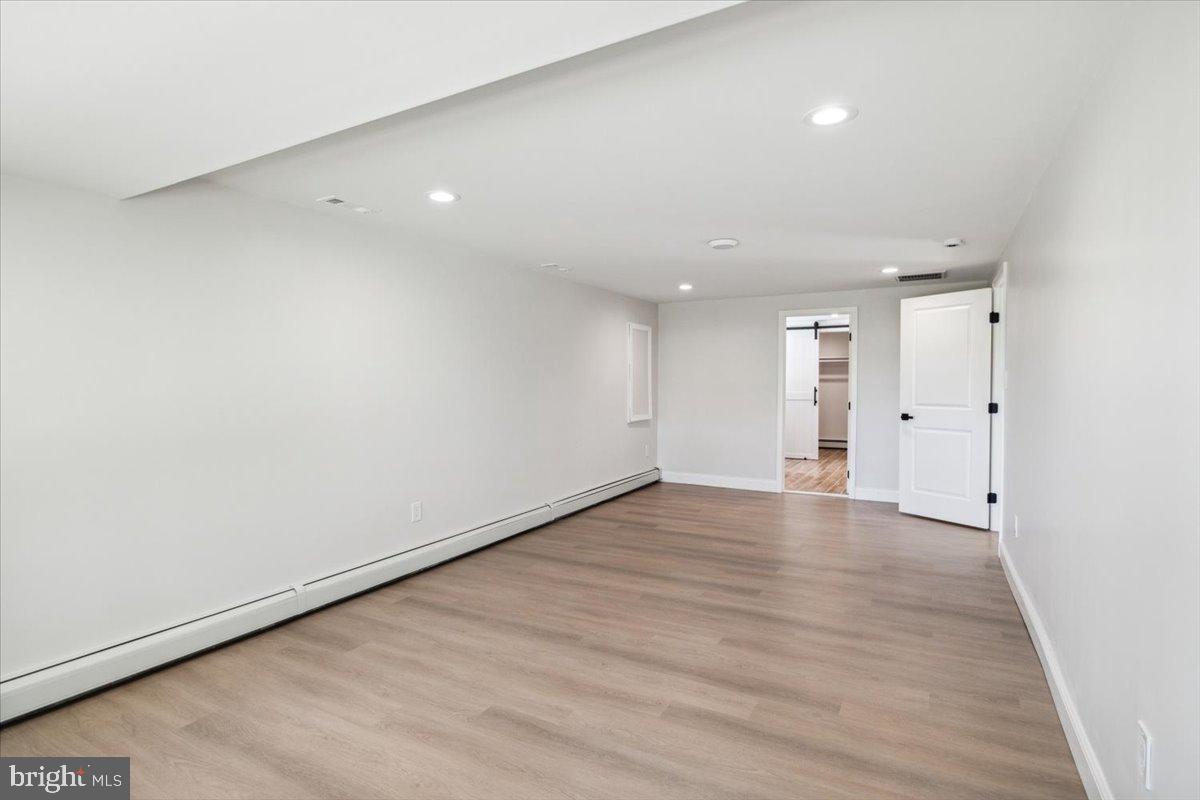 OAKTREE HOLLOW - Residential