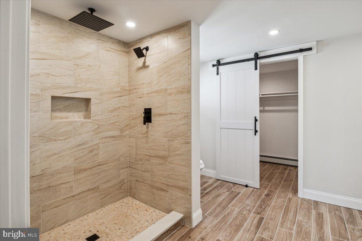 OAKTREE HOLLOW - Residential