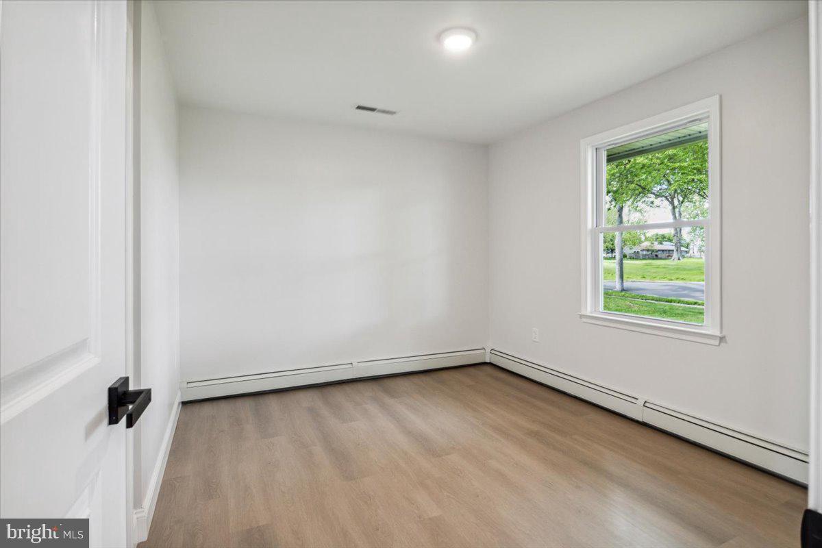 OAKTREE HOLLOW - Residential