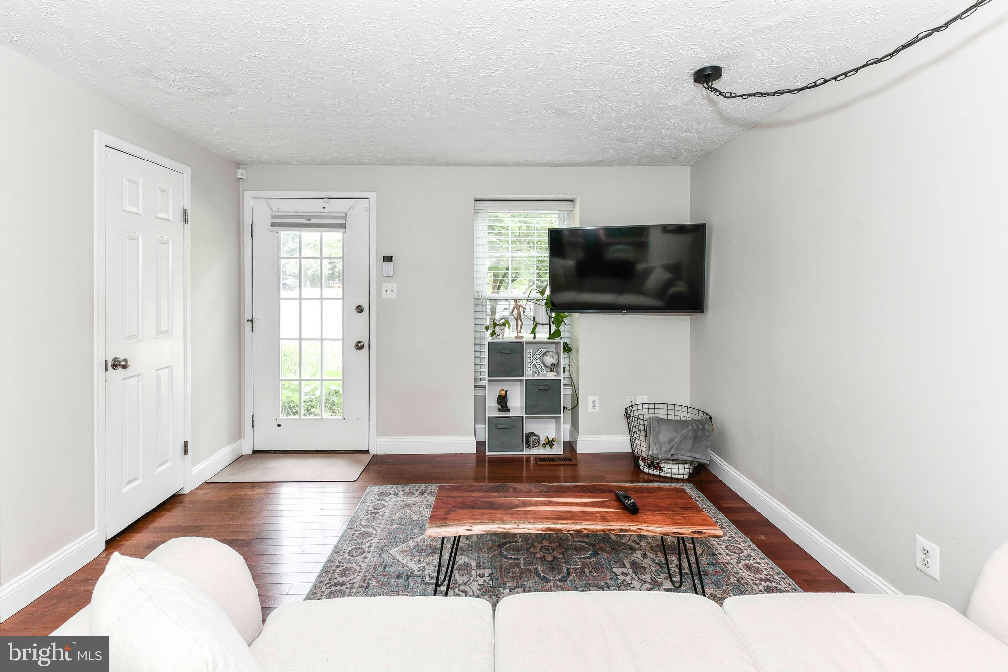 RESTON - Residential Lease