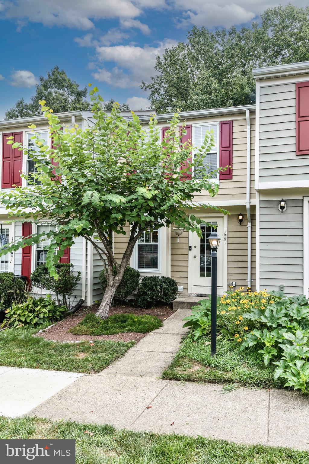 RESTON - Residential Lease
