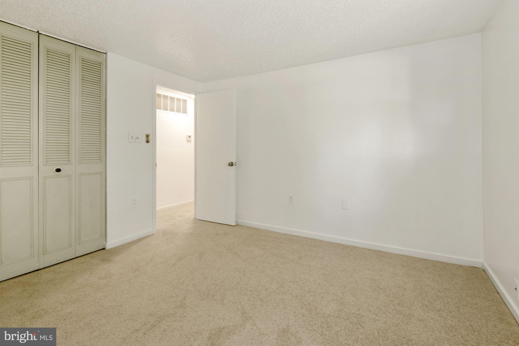 DULLES PARK - Residential