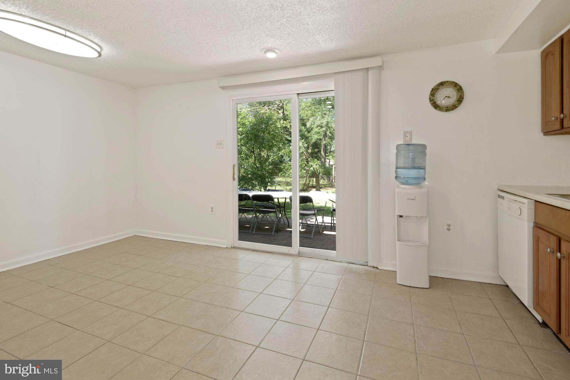 DULLES PARK - Residential