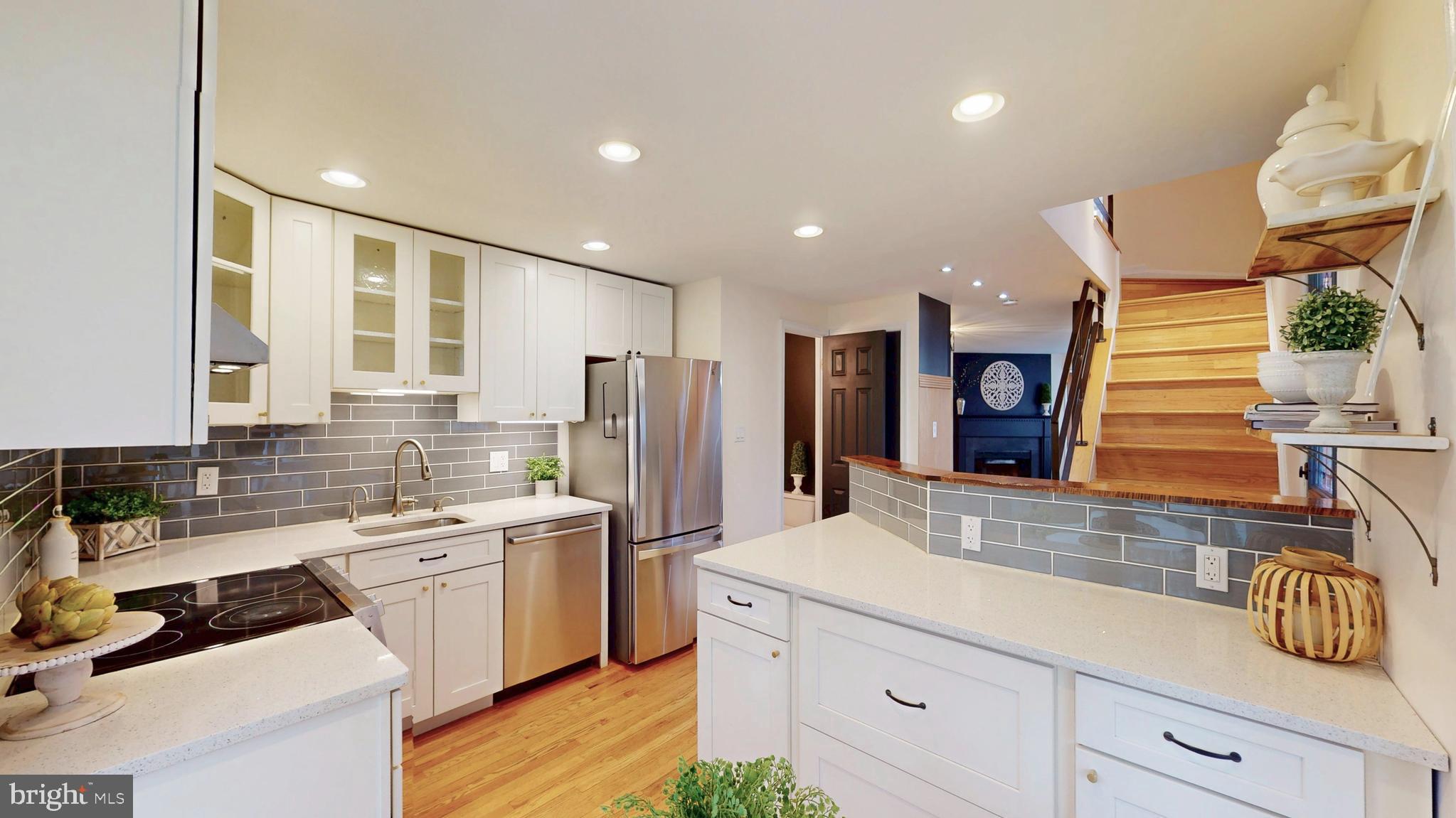 RESTON - Residential