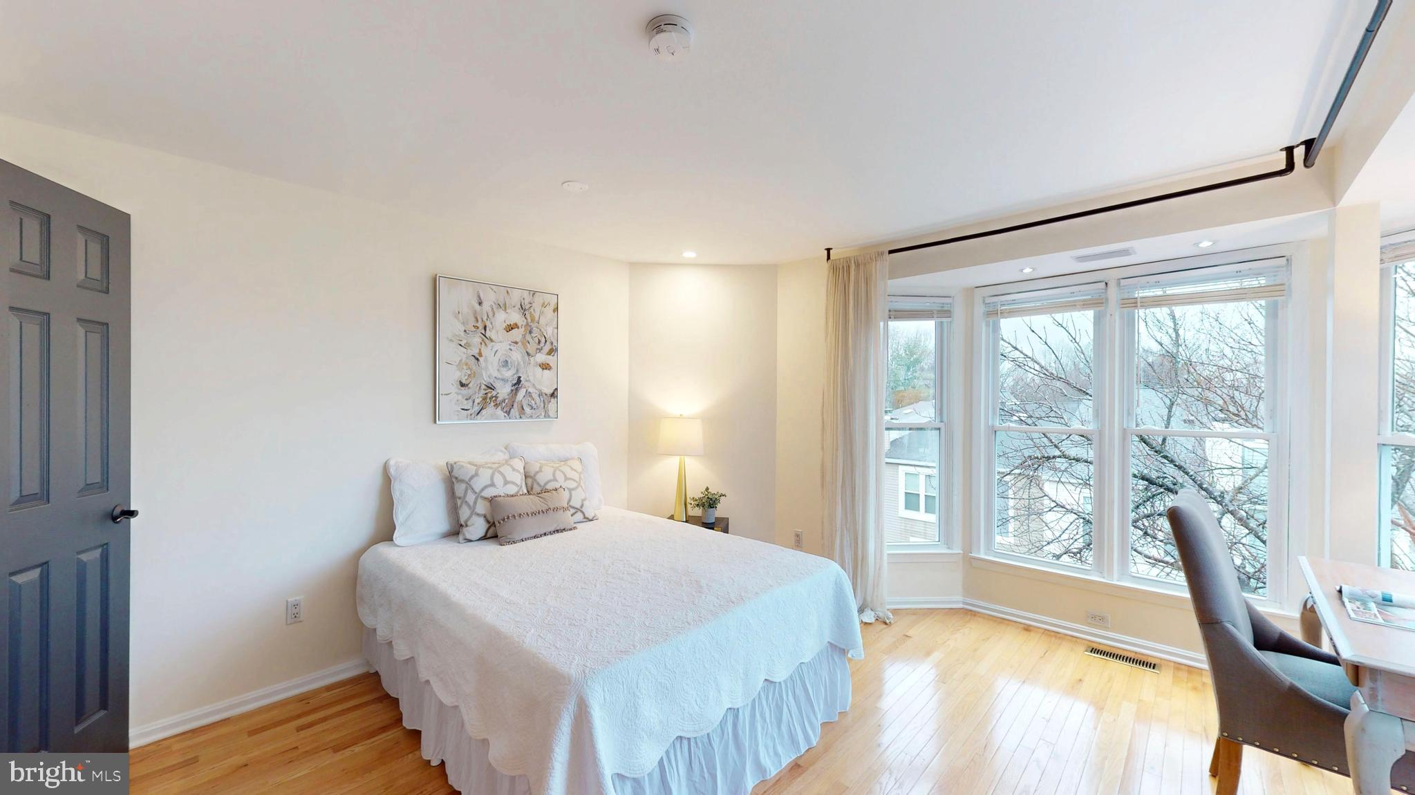 RESTON - Residential