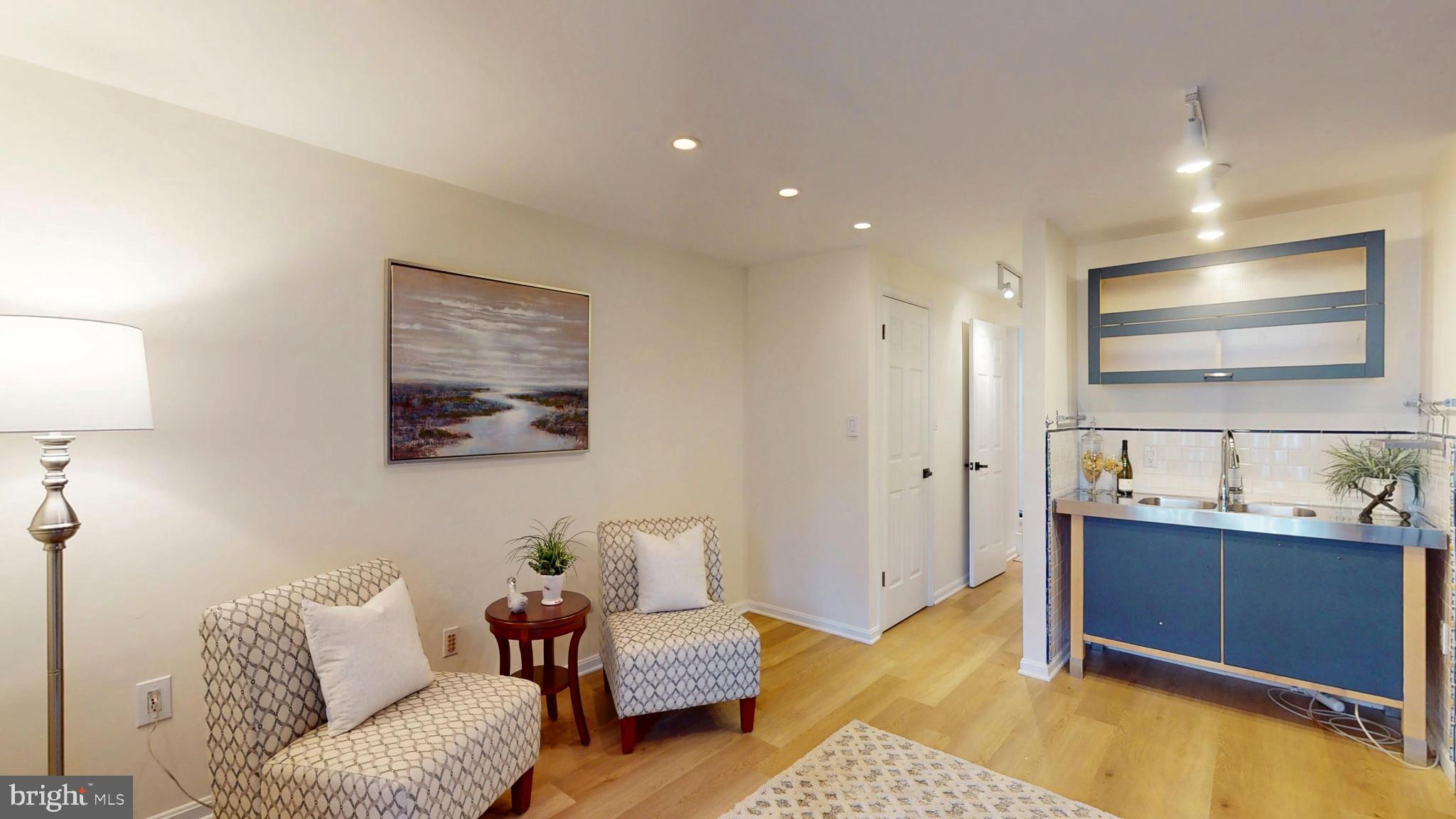 RESTON - Residential