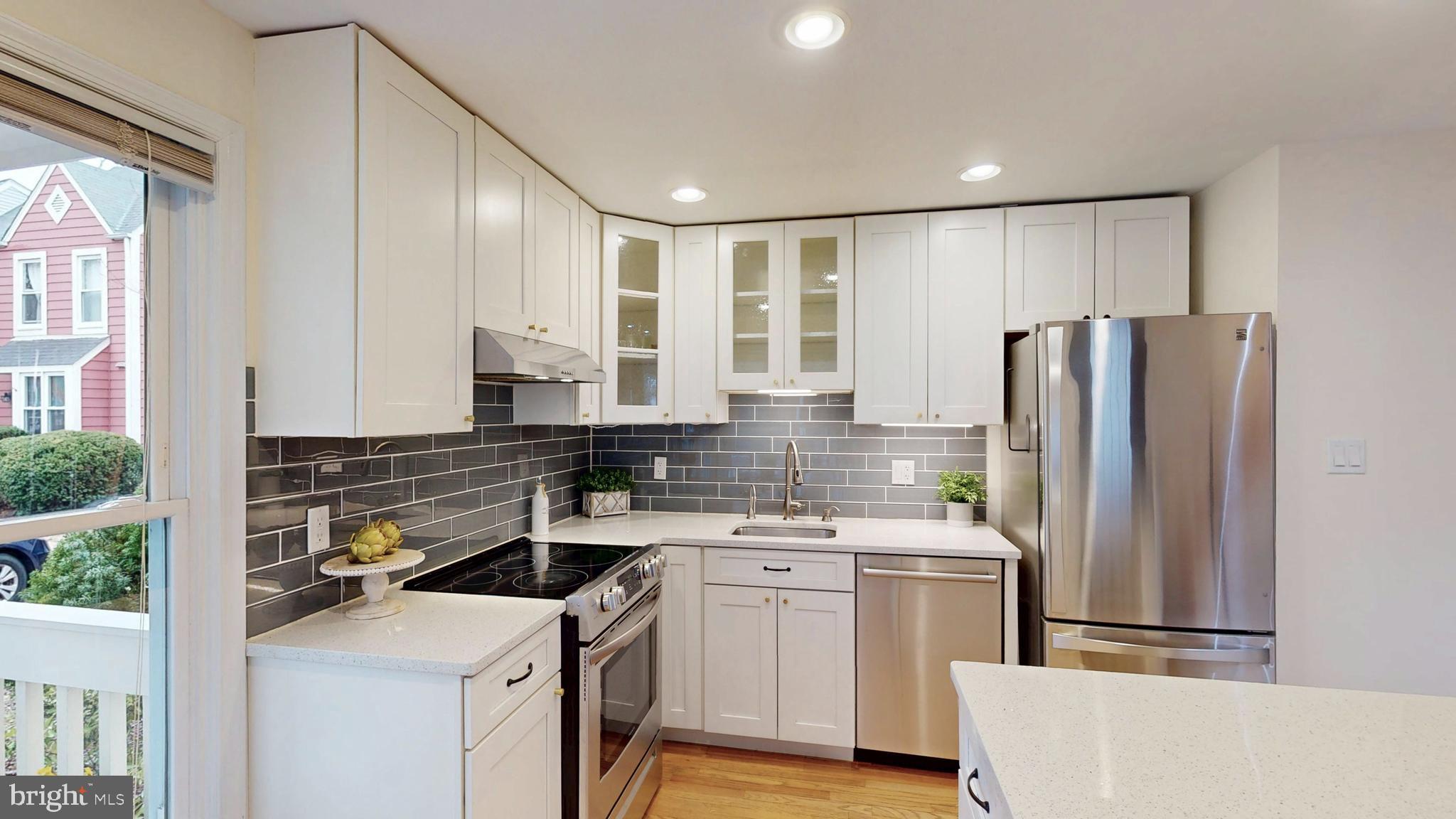 RESTON - Residential