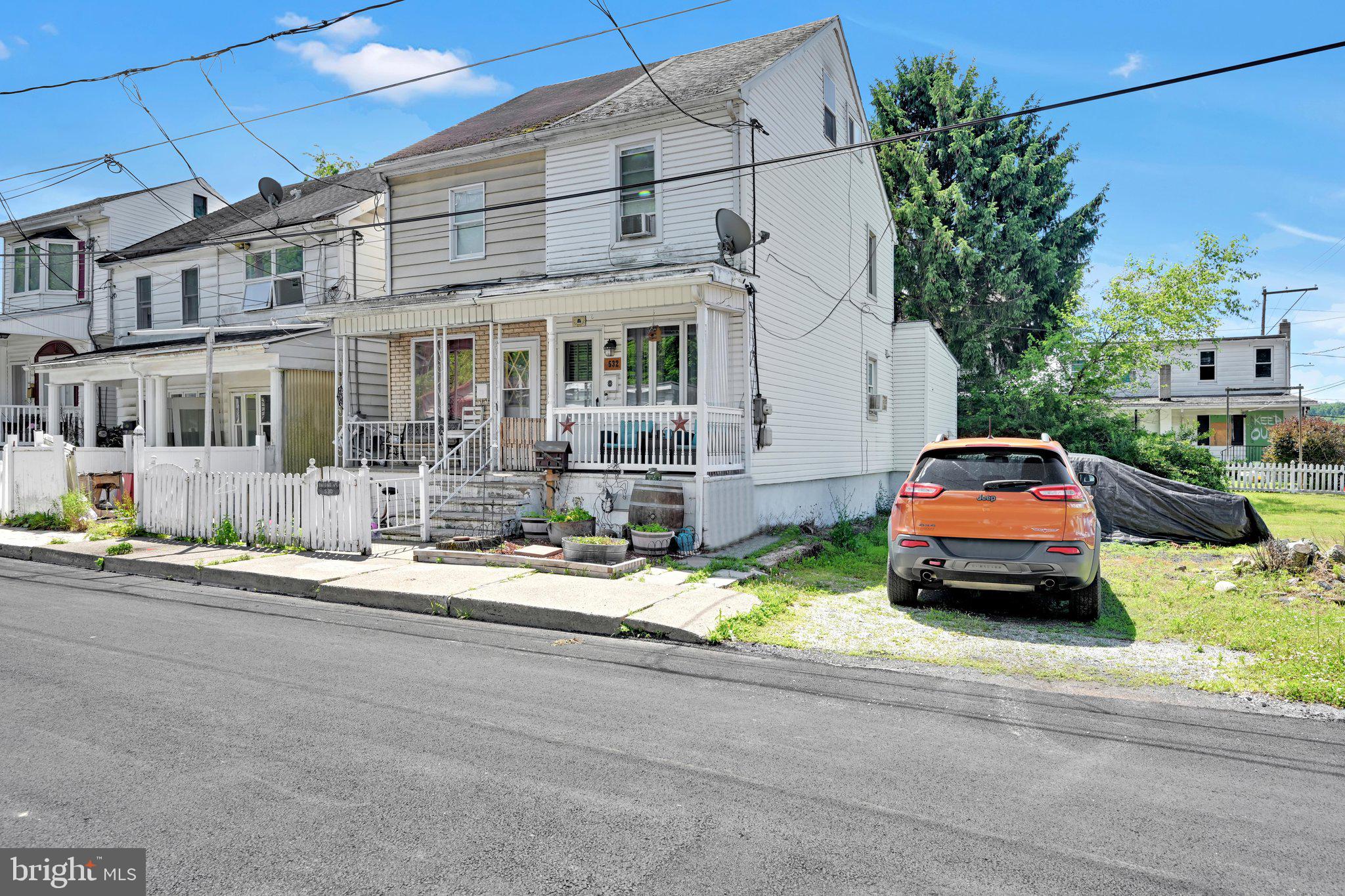 532 W WASHINGTON STREET