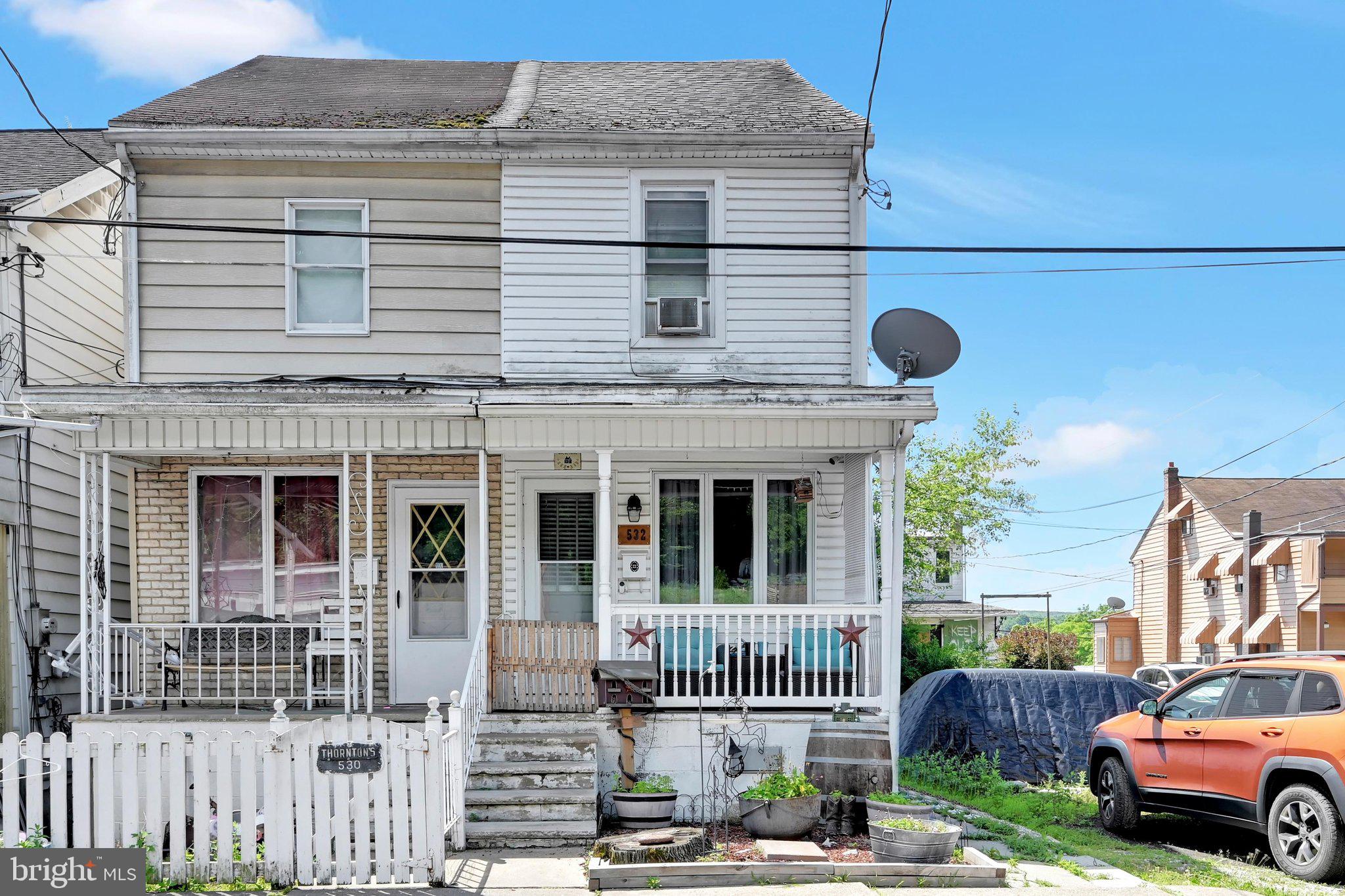 532 W WASHINGTON STREET