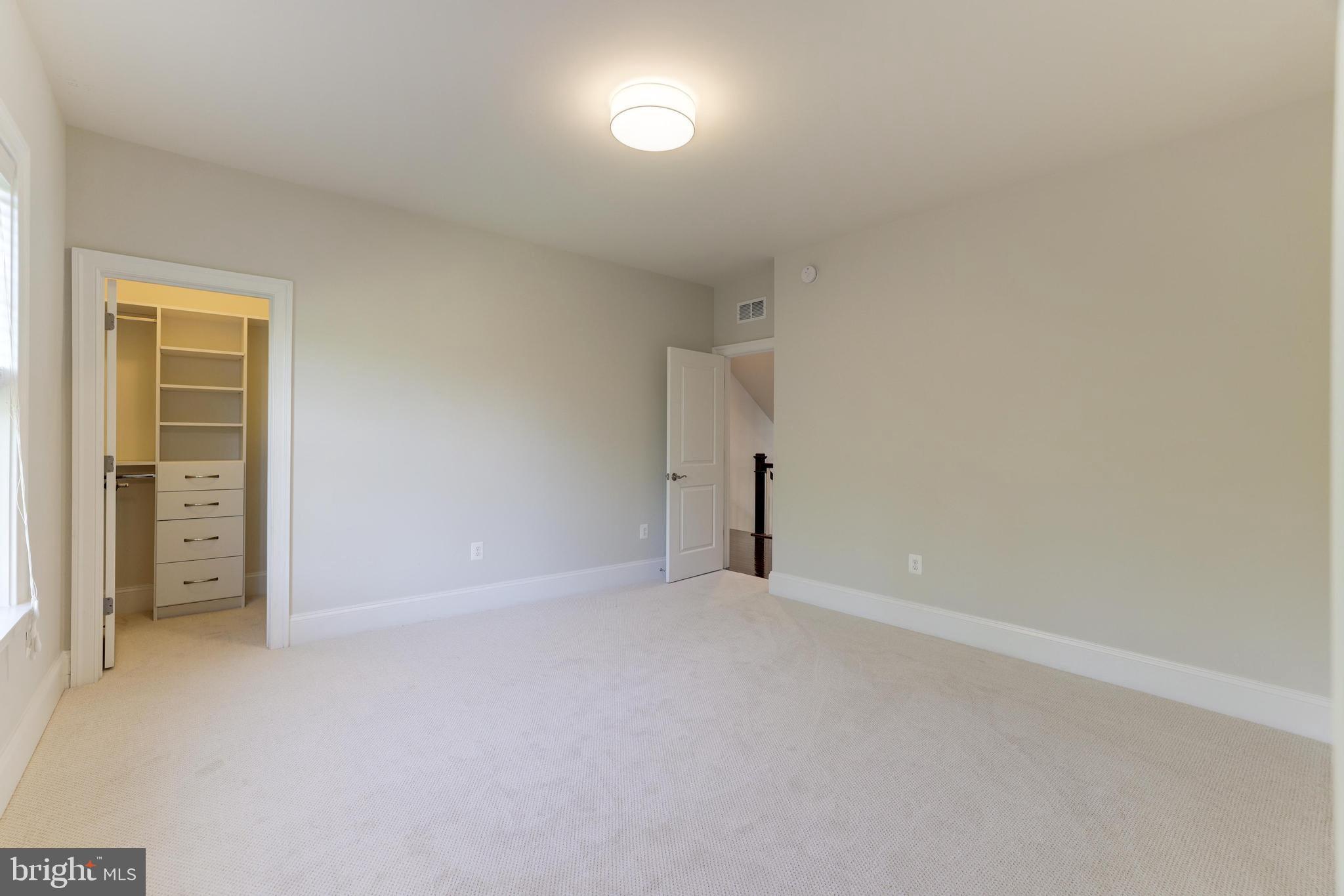 MANOR RIDGE - Residential