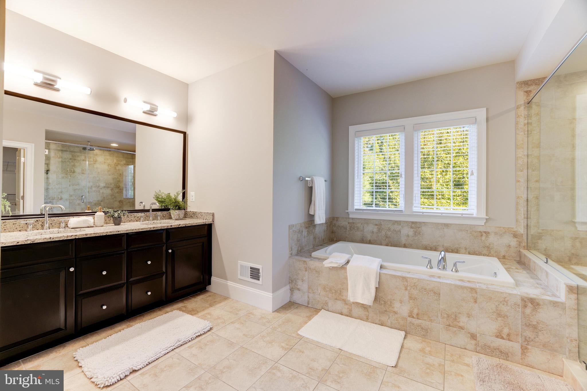 MANOR RIDGE - Residential