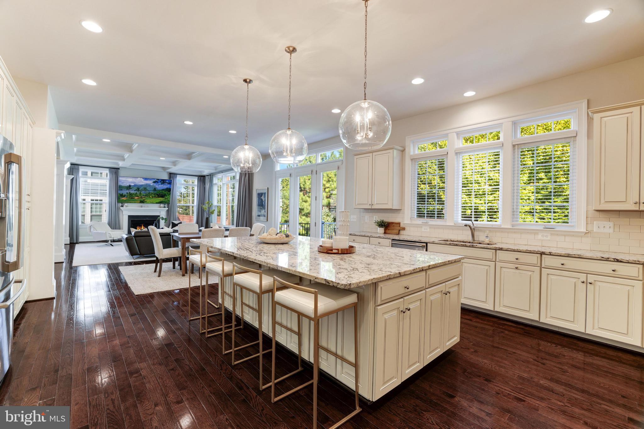 MANOR RIDGE - Residential