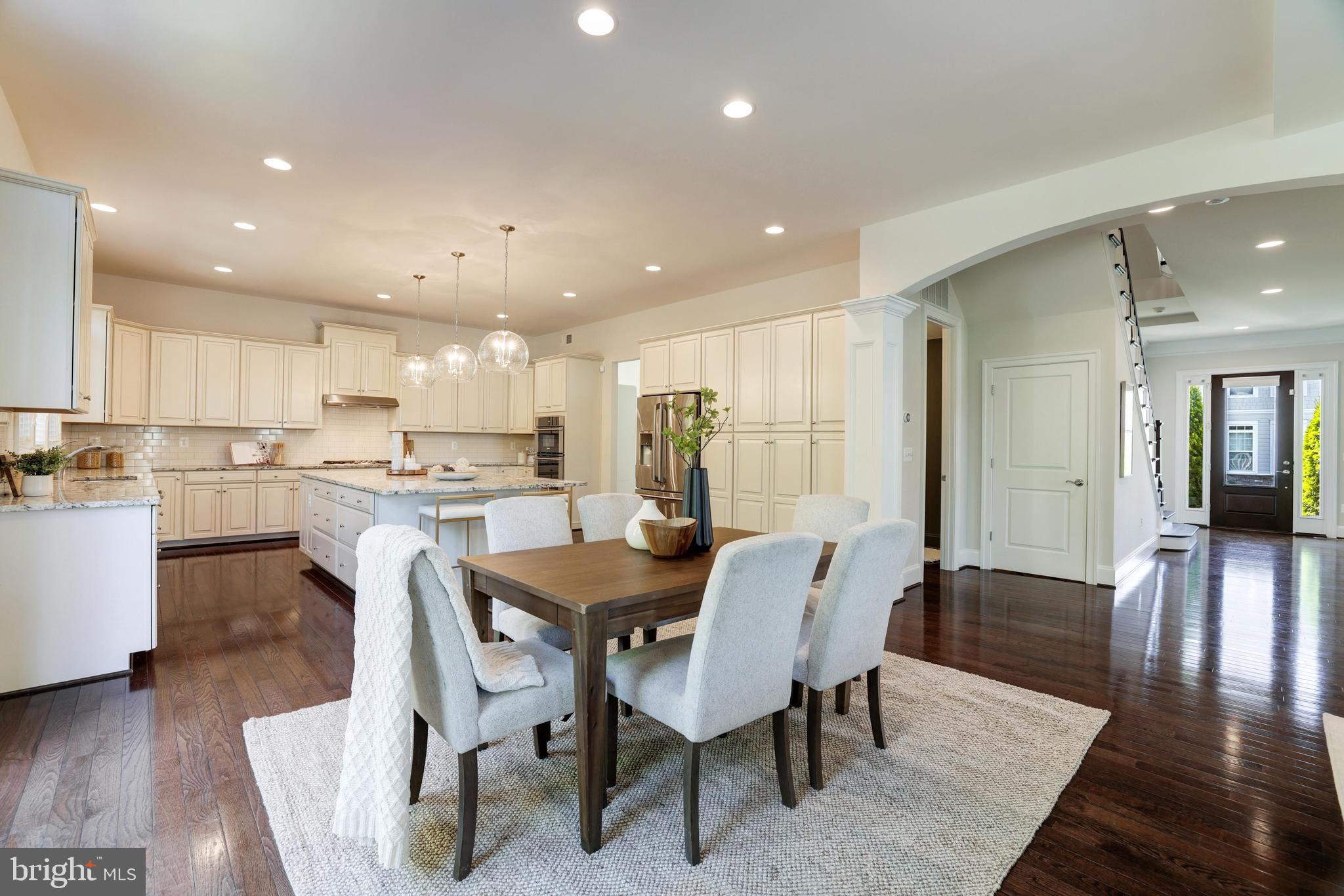 MANOR RIDGE - Residential