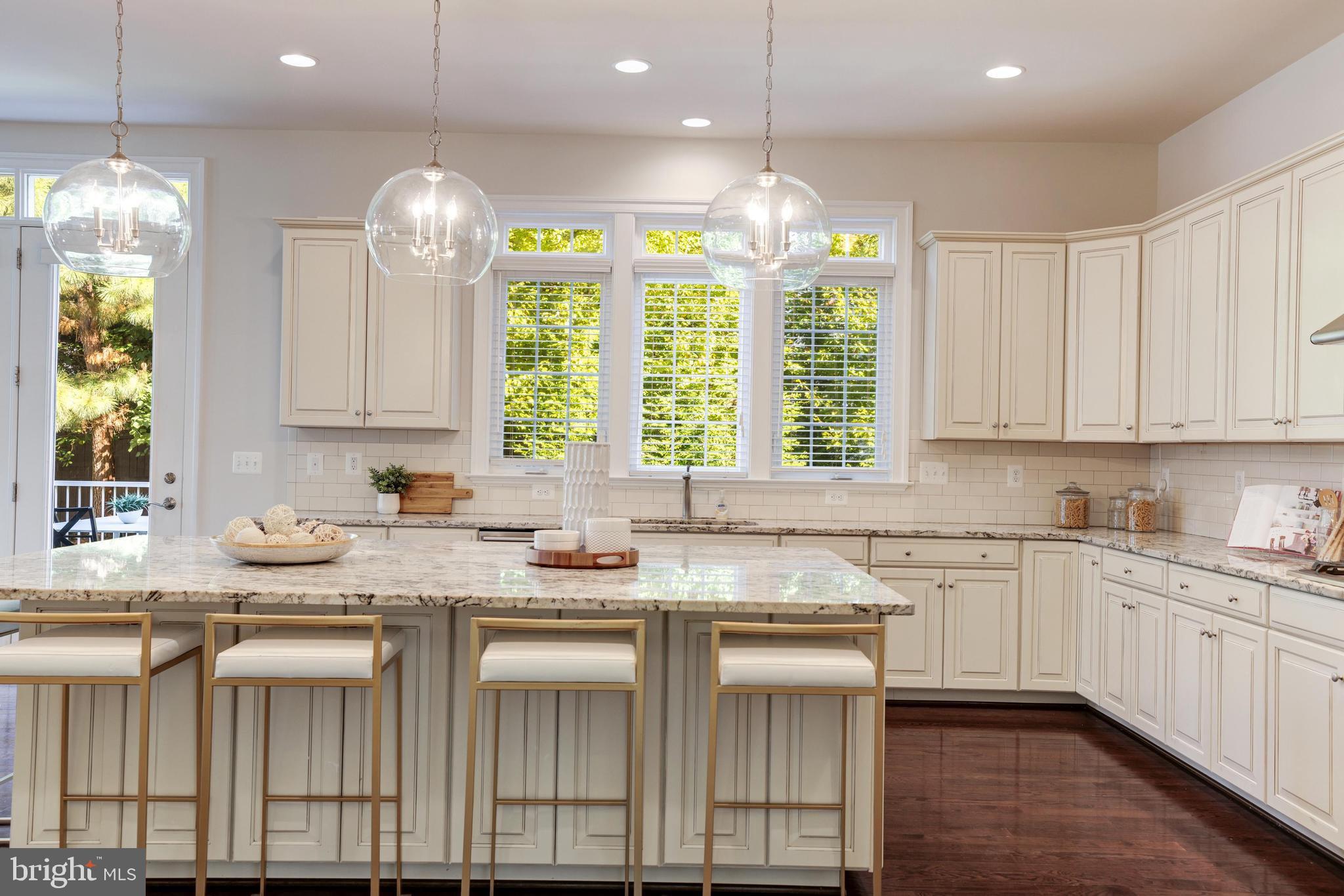 MANOR RIDGE - Residential