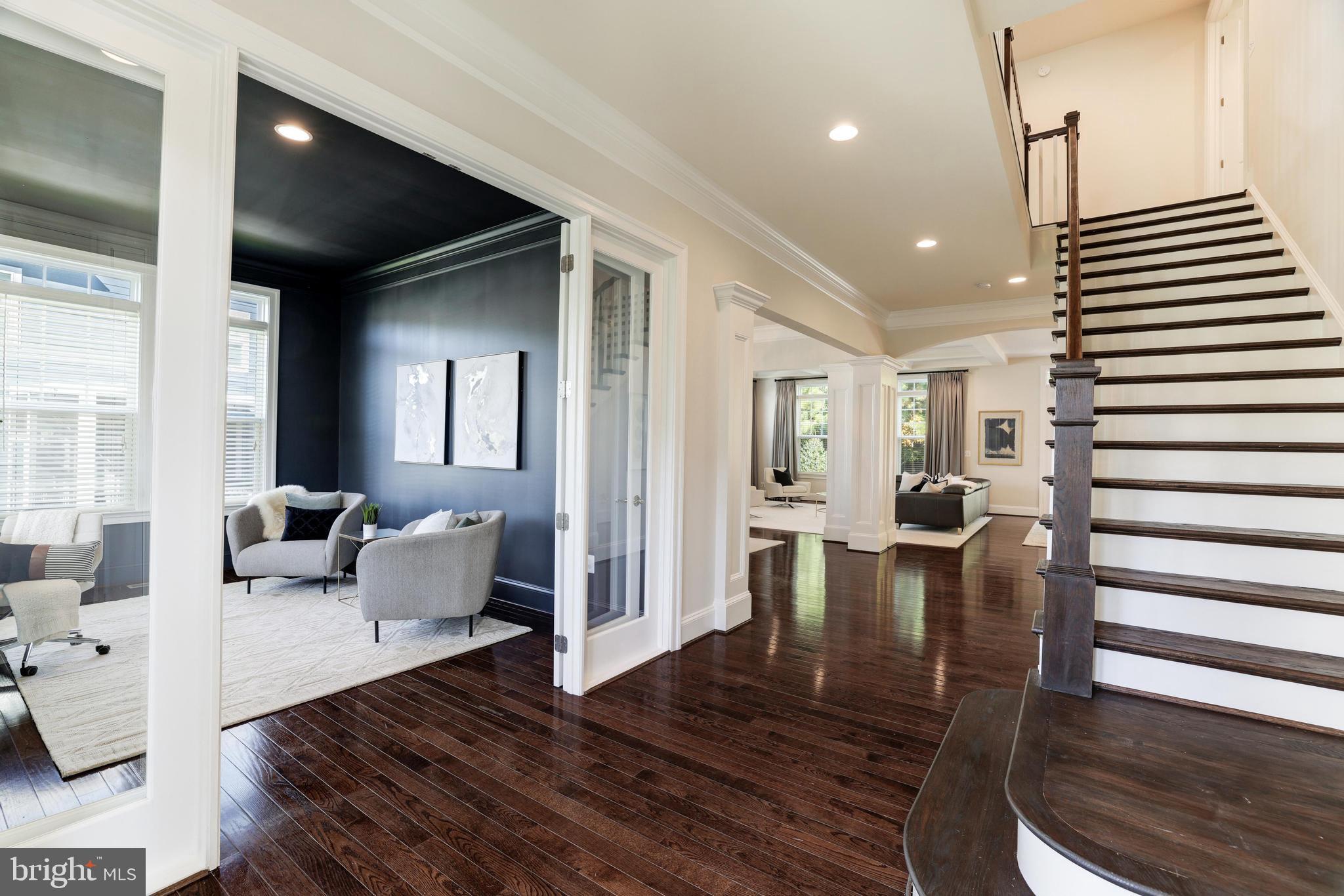 MANOR RIDGE - Residential