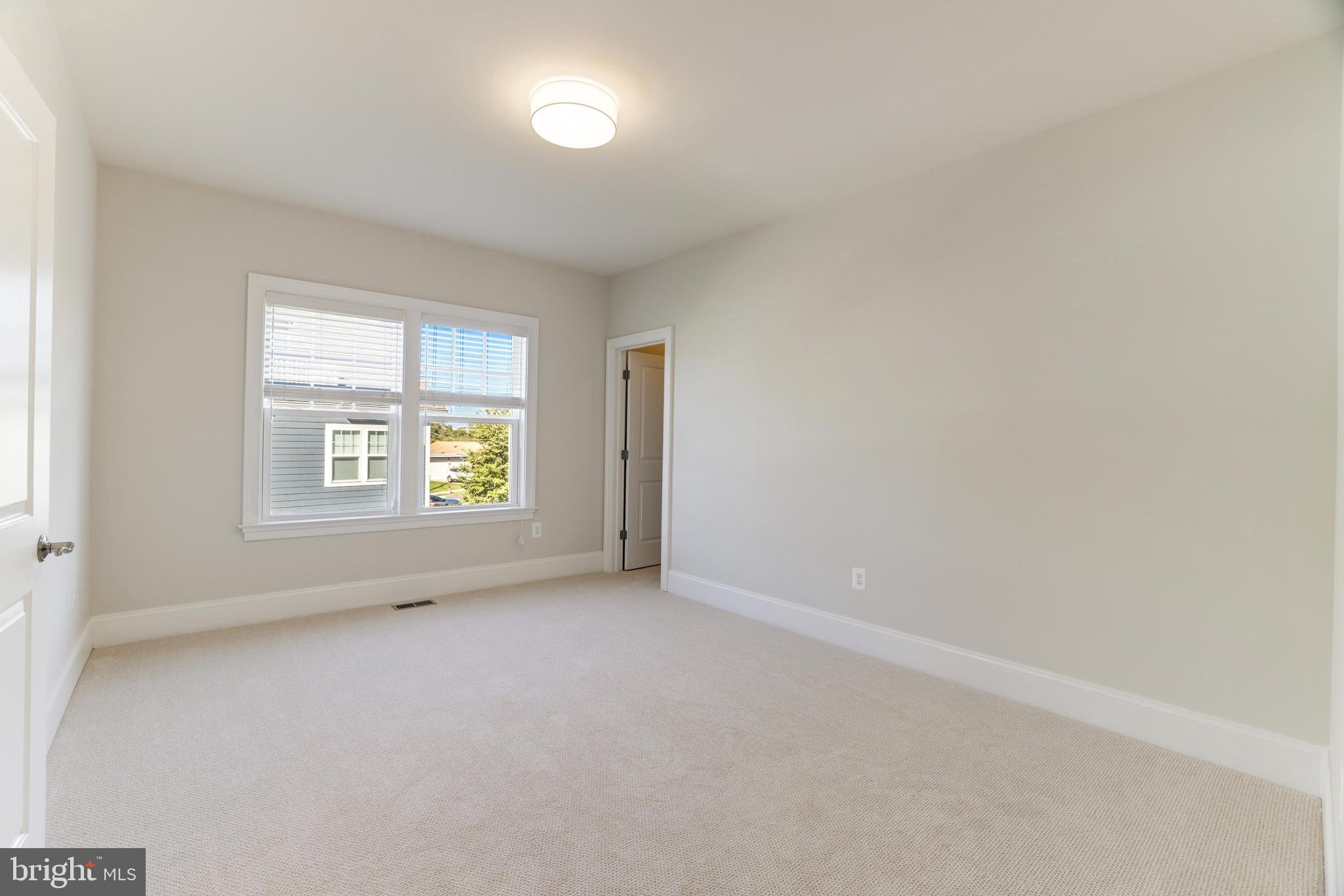 MANOR RIDGE - Residential