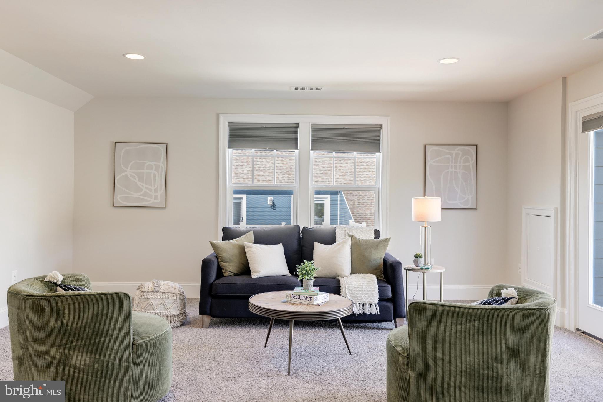 MANOR RIDGE - Residential