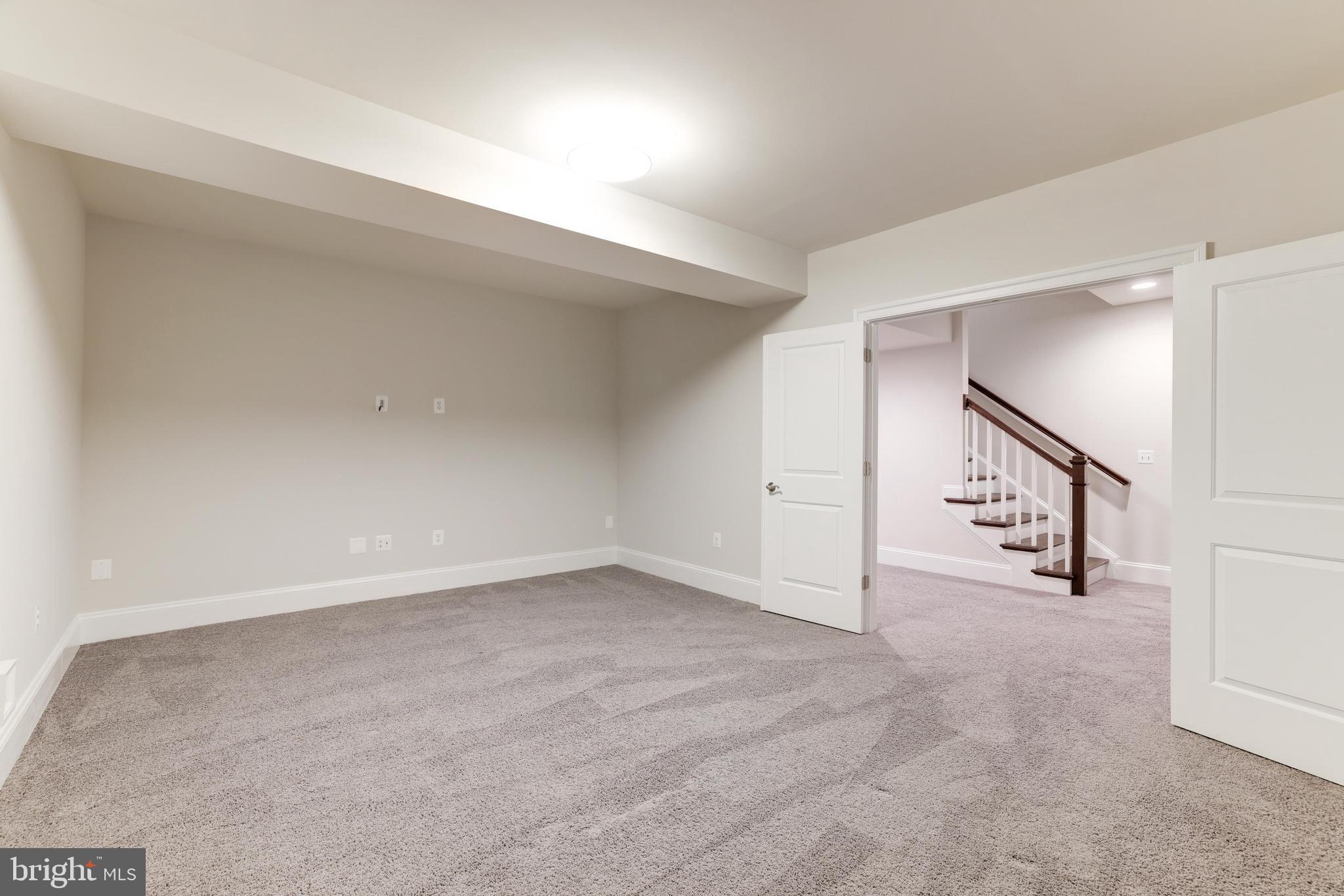 MANOR RIDGE - Residential