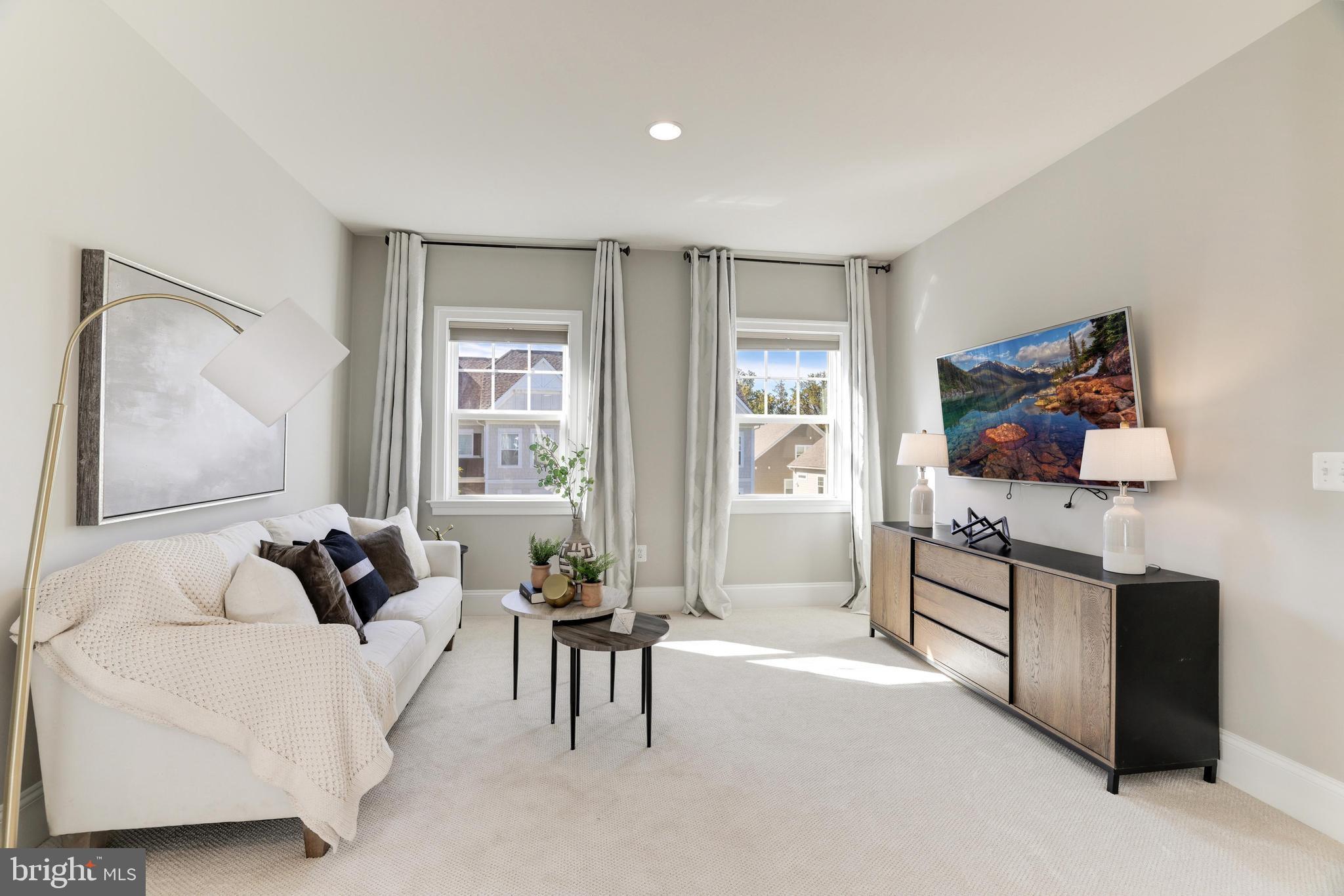 MANOR RIDGE - Residential