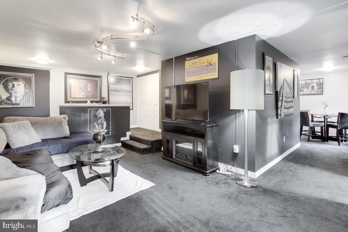 FAIRWINDS ON SEVERN - Residential