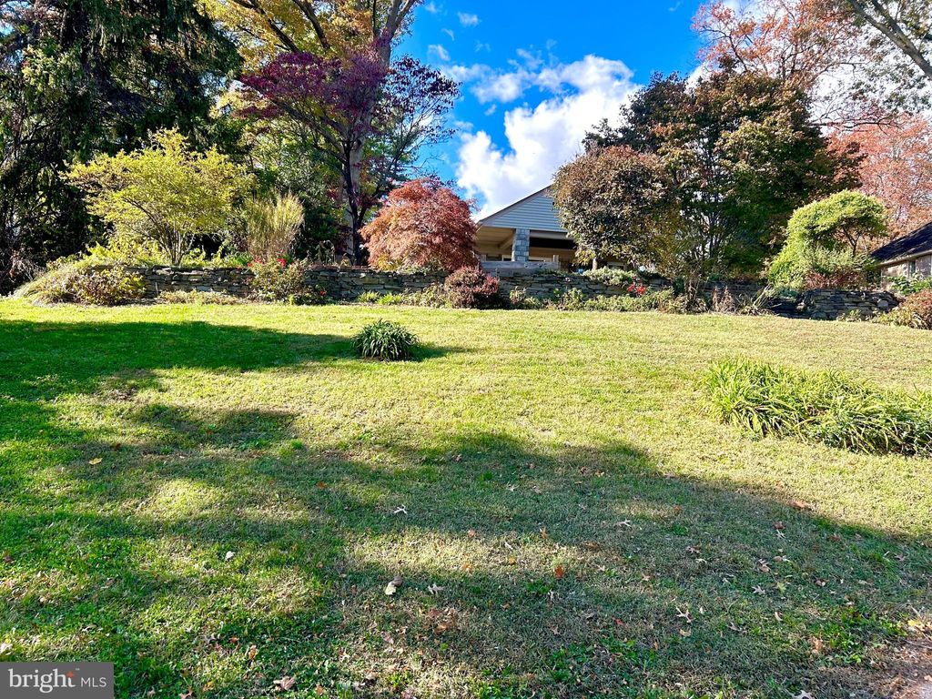 Photo of 203 Hillside Terrace, YORK, PA 17408 (MLS # PAYK2091766)