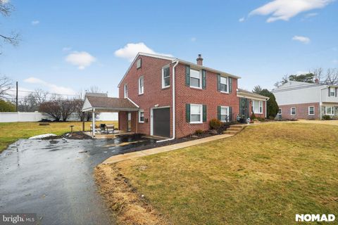 203 STANFORD DRIVE WALLINGFORD PA 19086