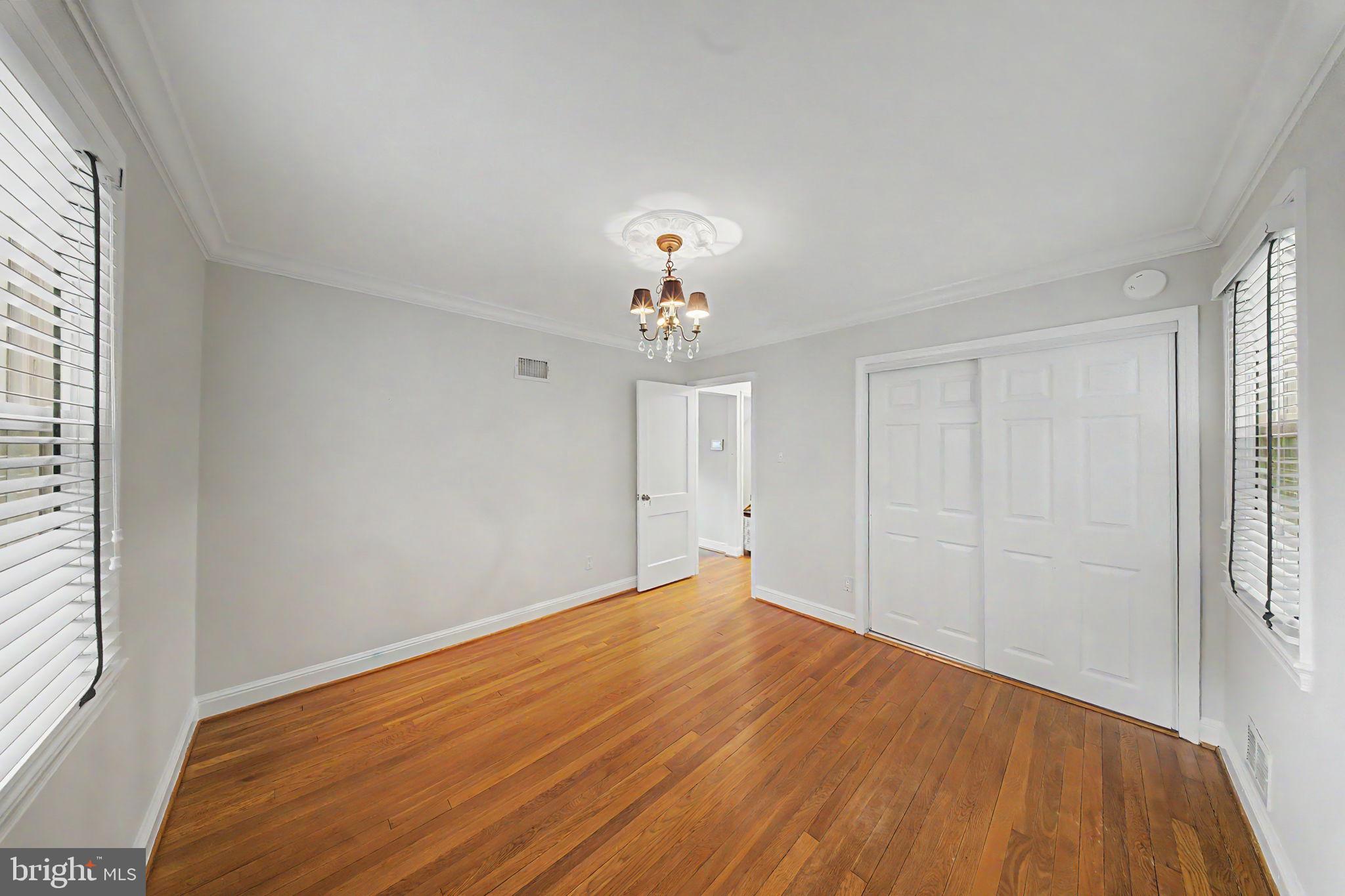 KENSINGTON - Residential