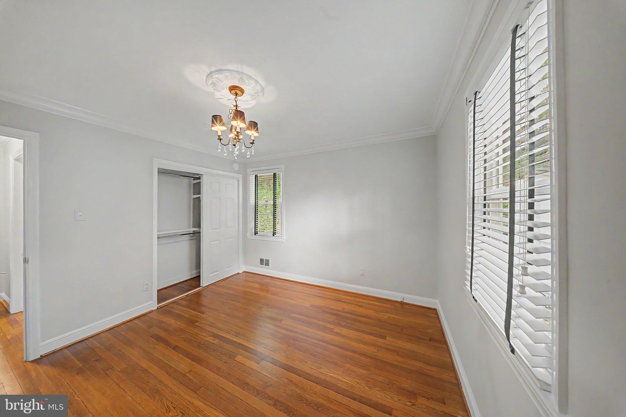 KENSINGTON - Residential