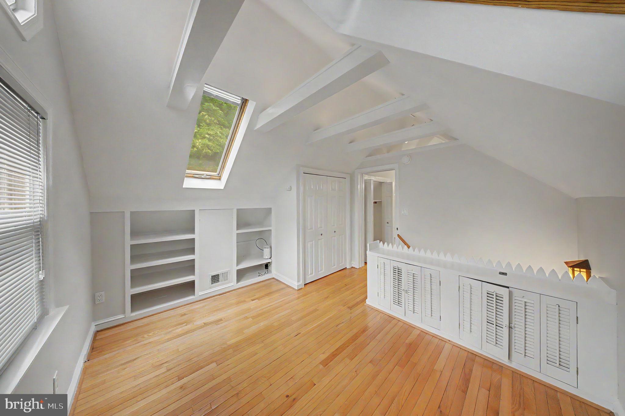 KENSINGTON - Residential