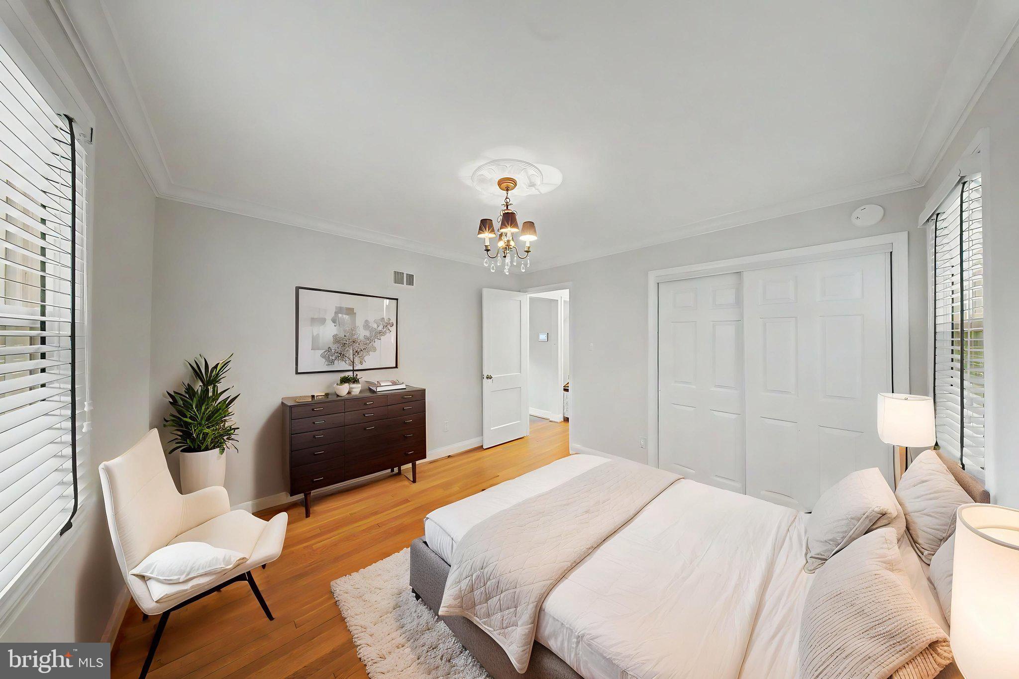 KENSINGTON - Residential