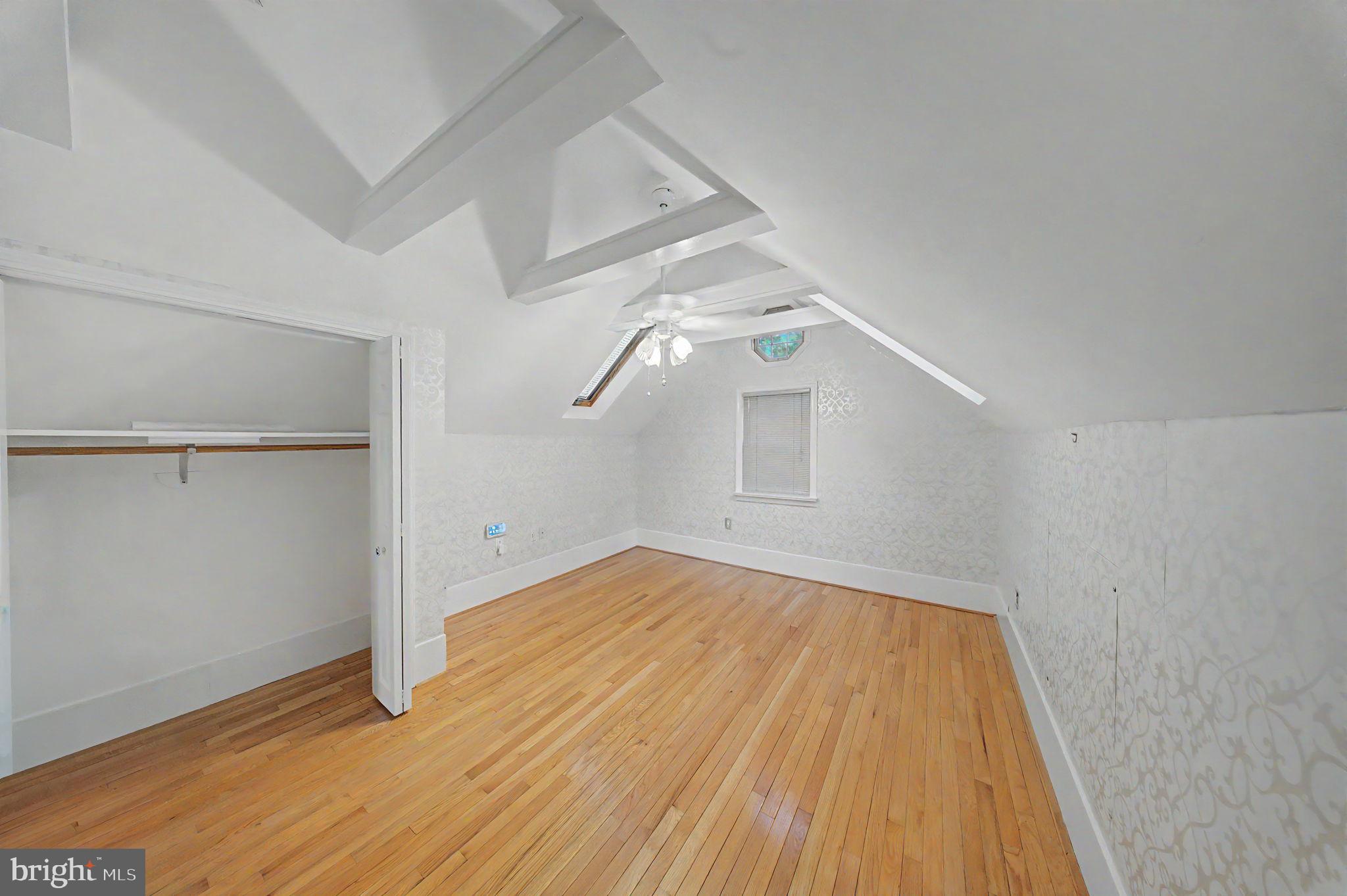 KENSINGTON - Residential