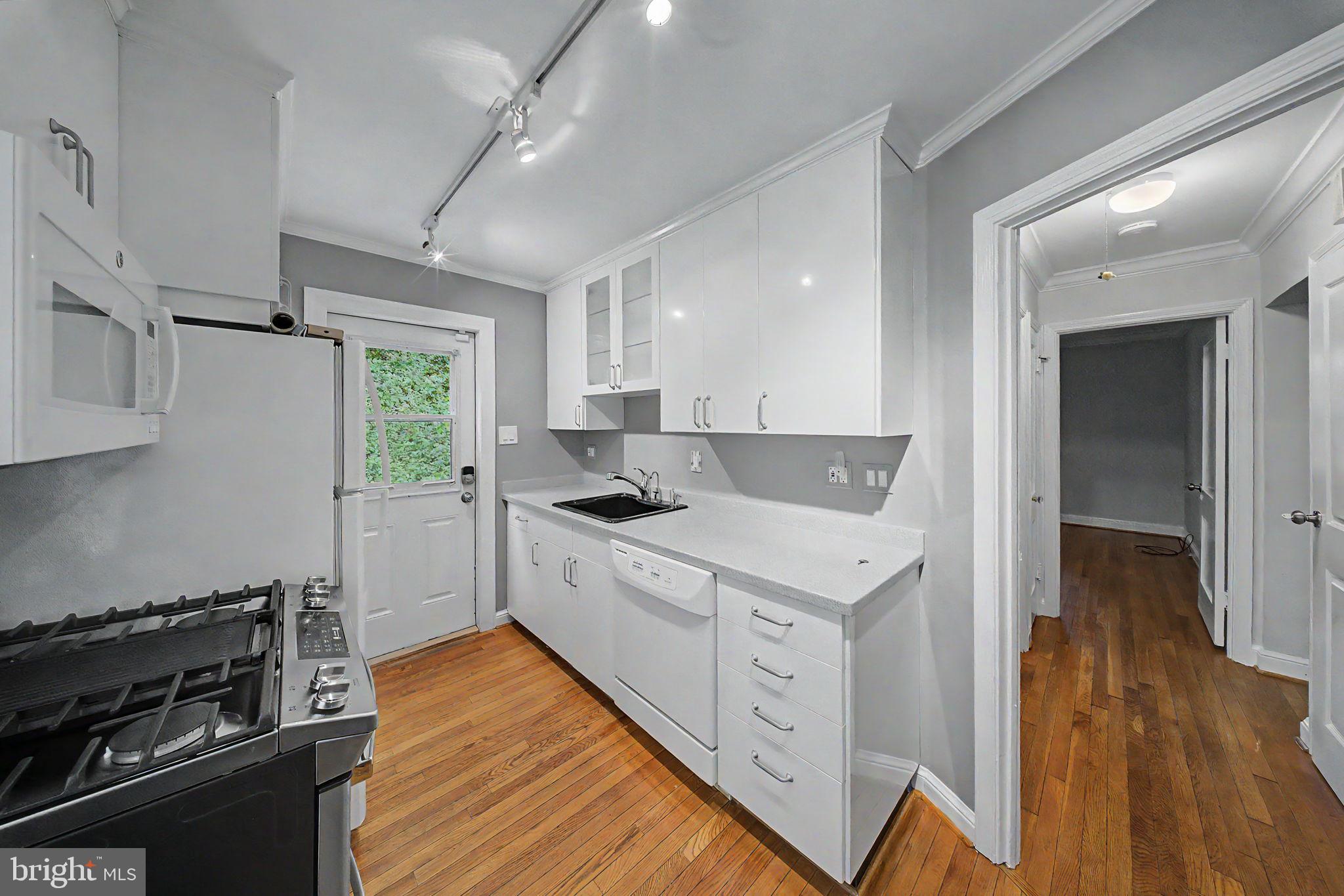 KENSINGTON - Residential