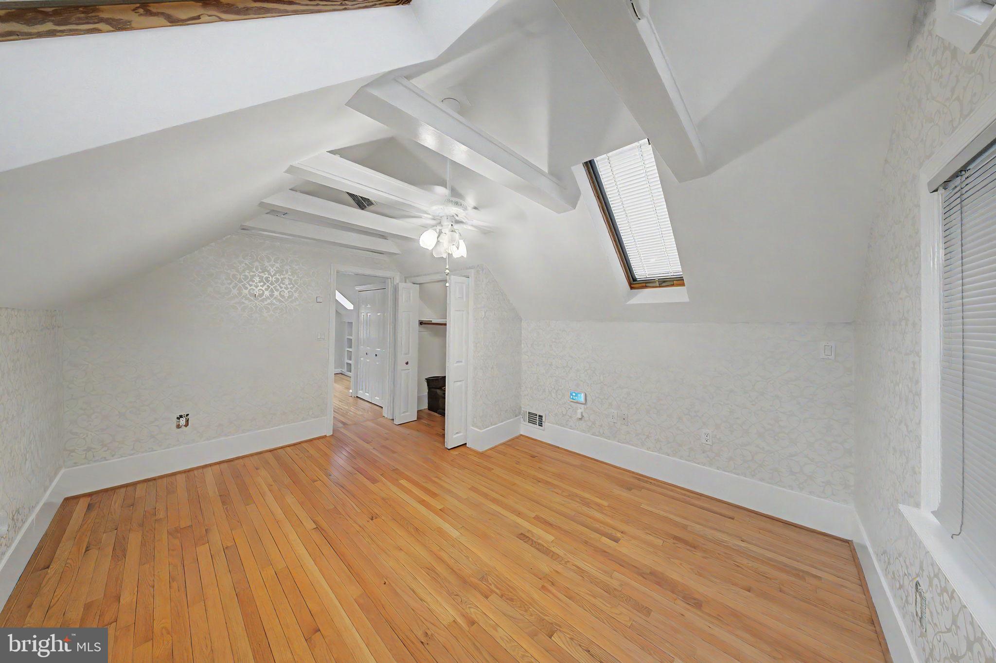 KENSINGTON - Residential