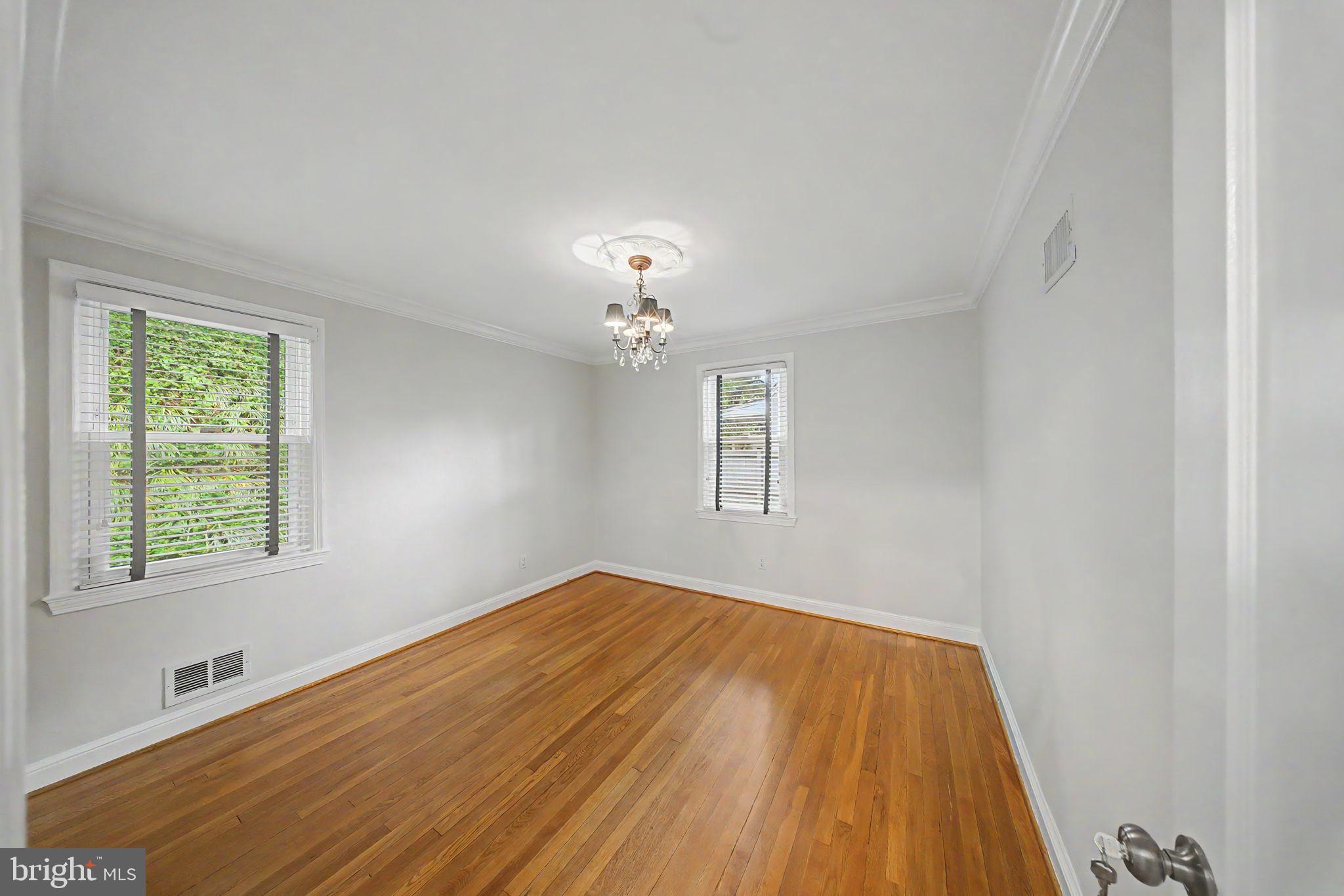 KENSINGTON - Residential