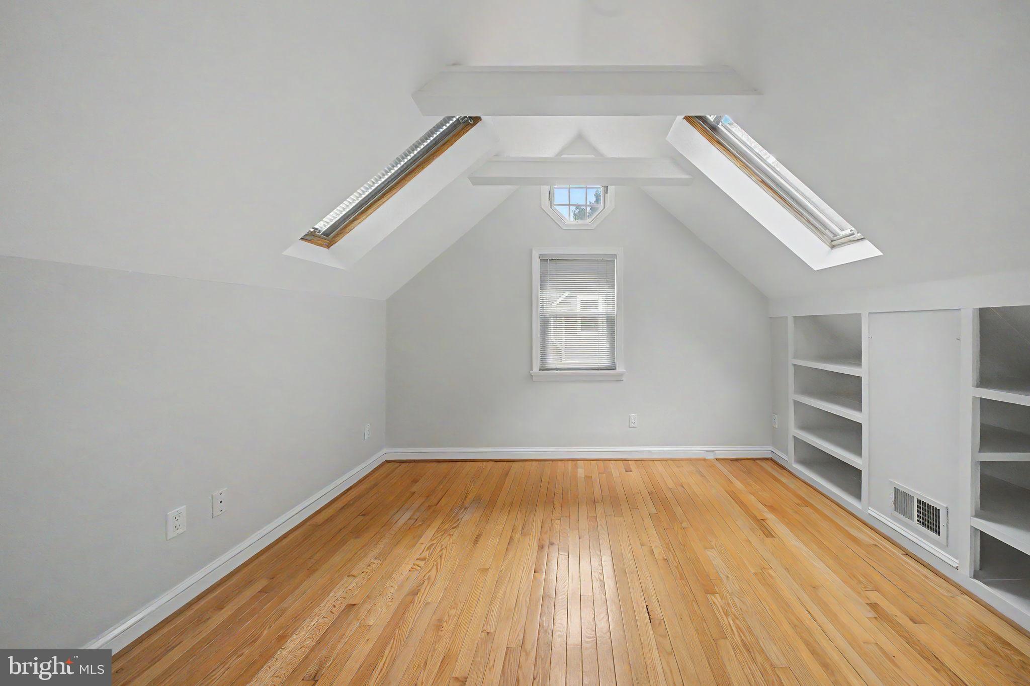 KENSINGTON - Residential
