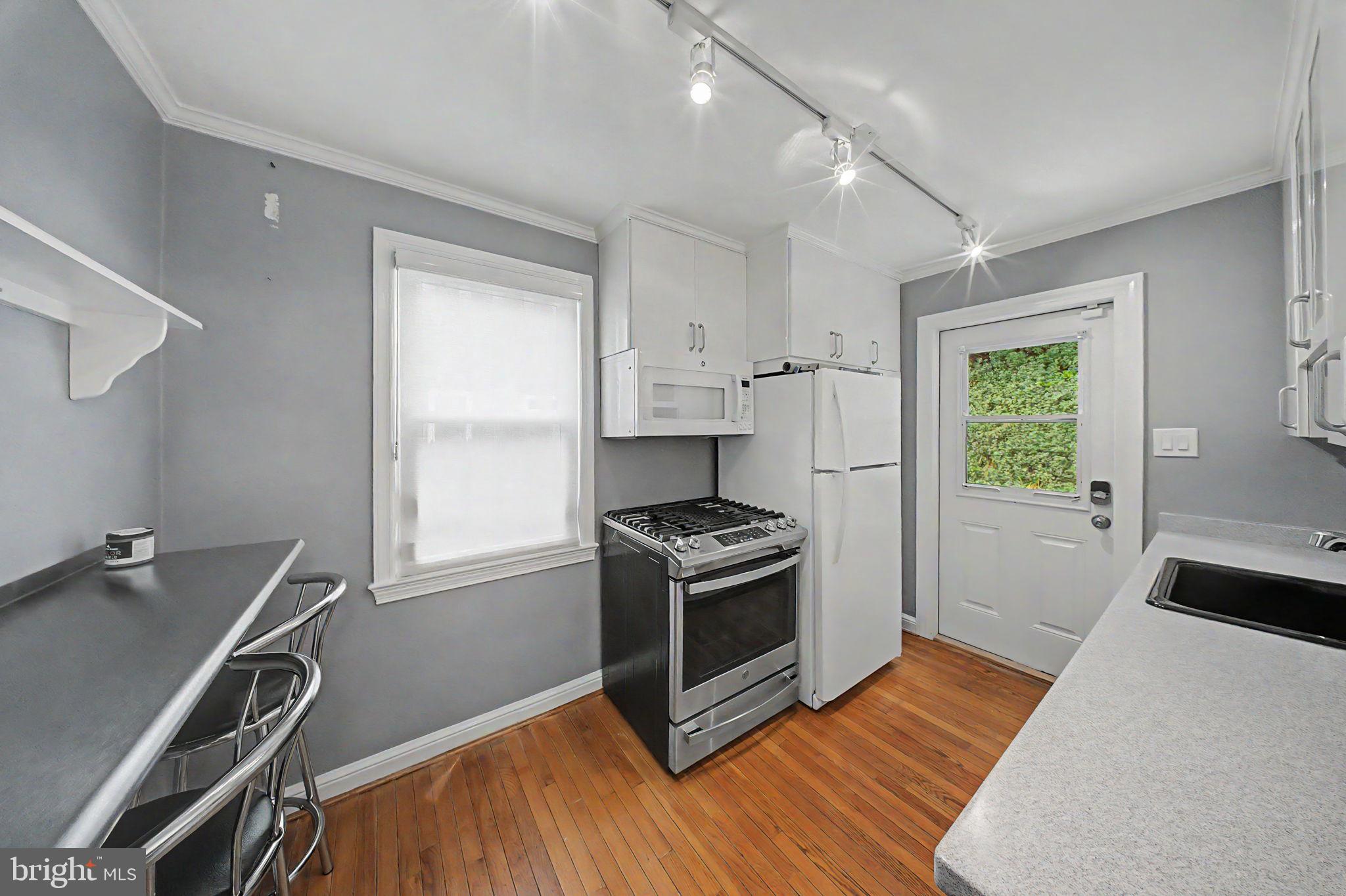KENSINGTON - Residential