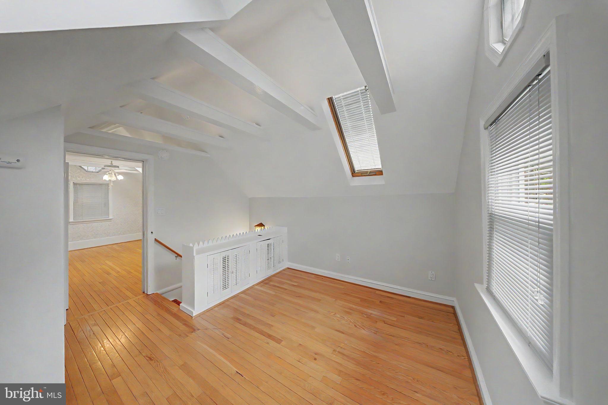 KENSINGTON - Residential