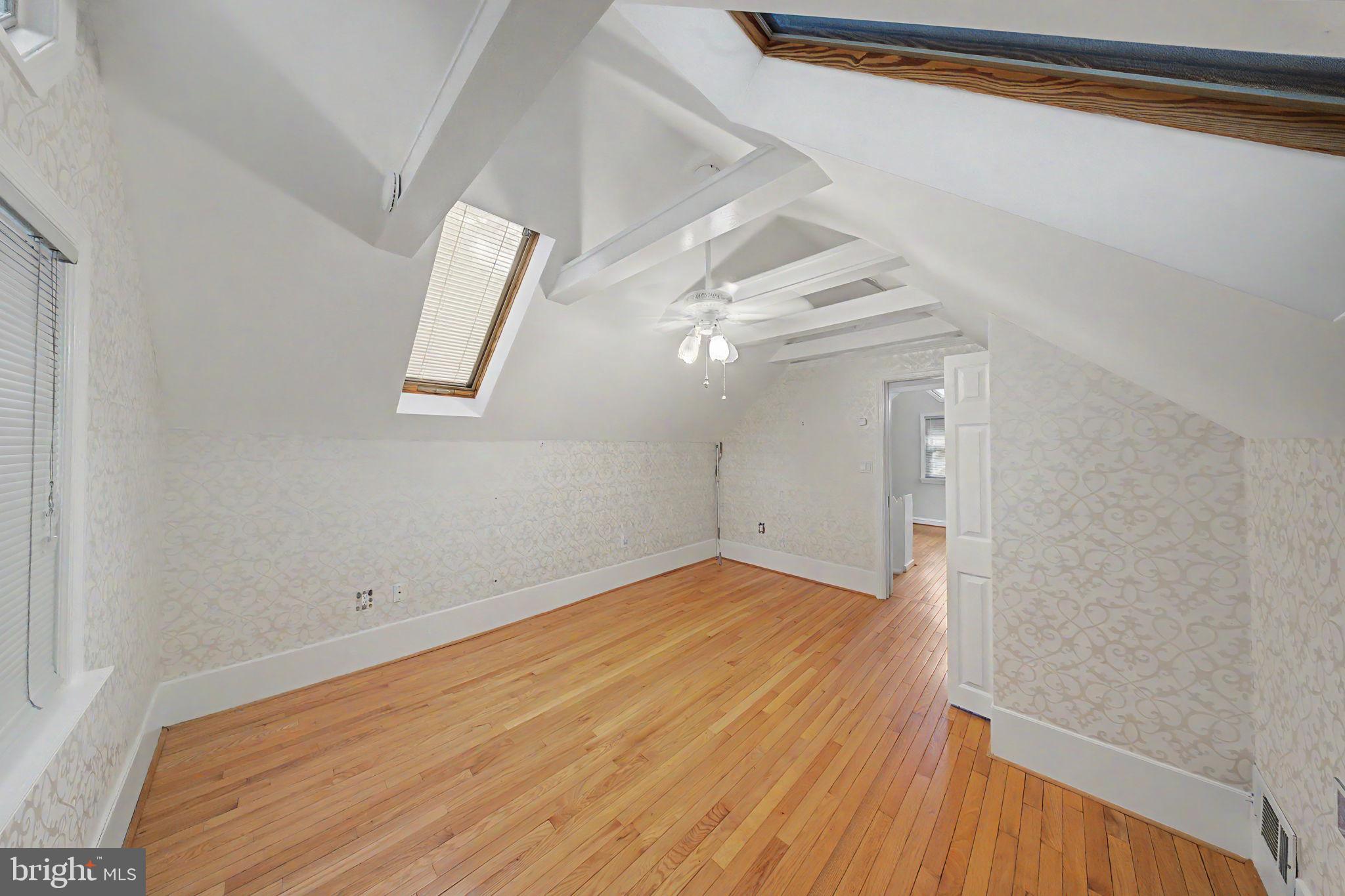 KENSINGTON - Residential