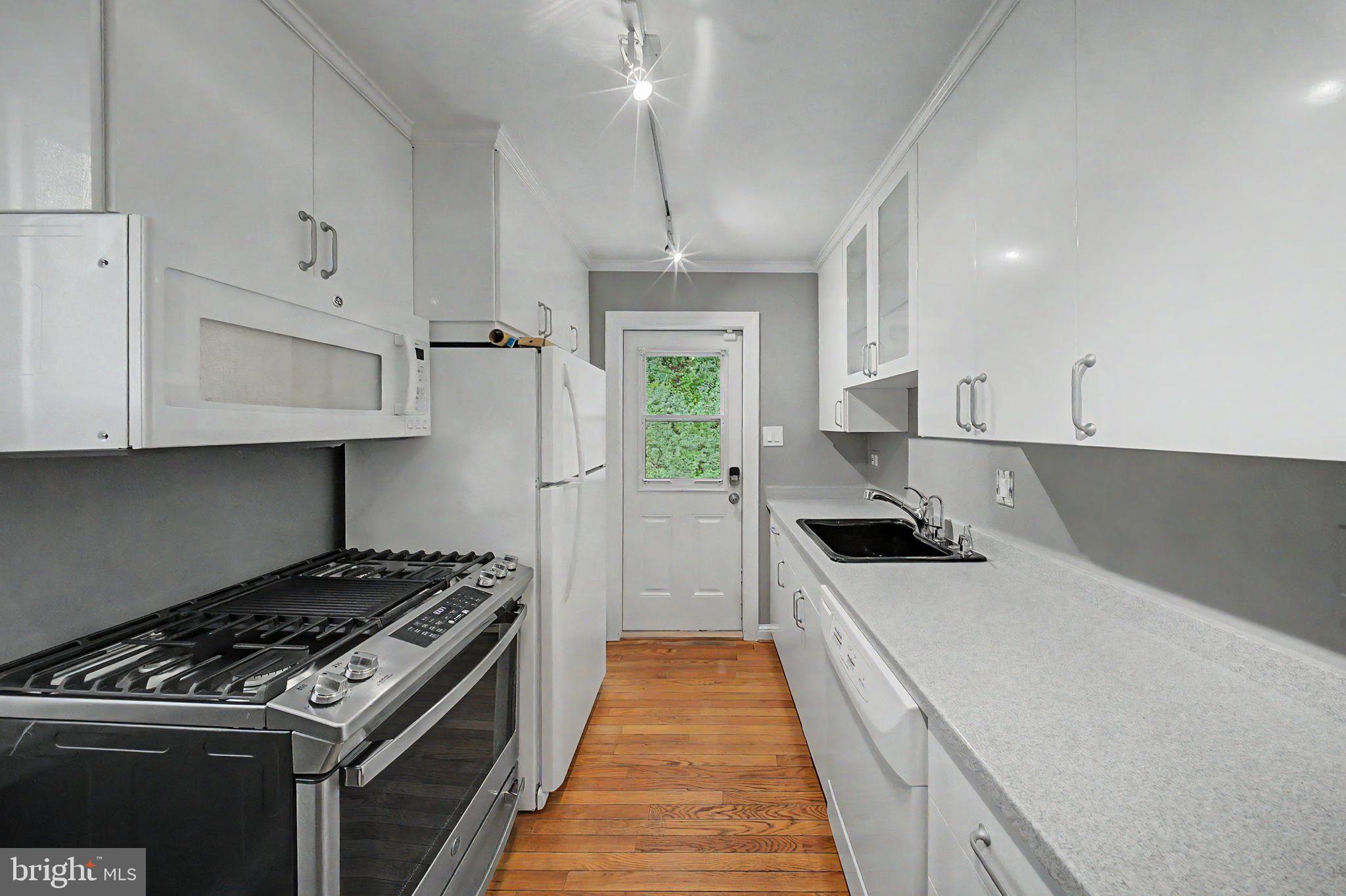 KENSINGTON - Residential